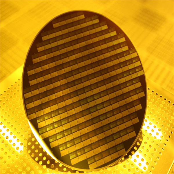 Types of photoresist materials and their applications