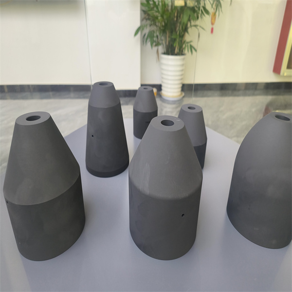 Exploring the unique properties of graphite felt for thermal insulation